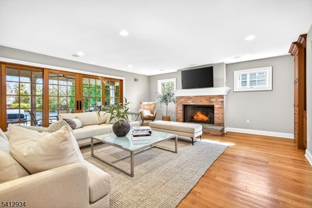 1020 Minisink Way, Westfield Town, NJ 07090