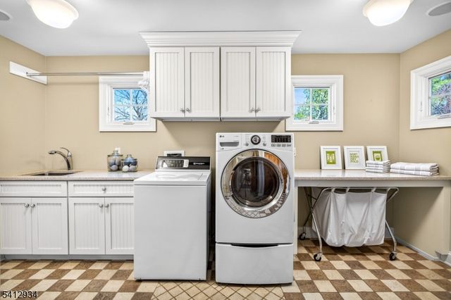 1020 Minisink Way, Westfield Town, NJ 07090