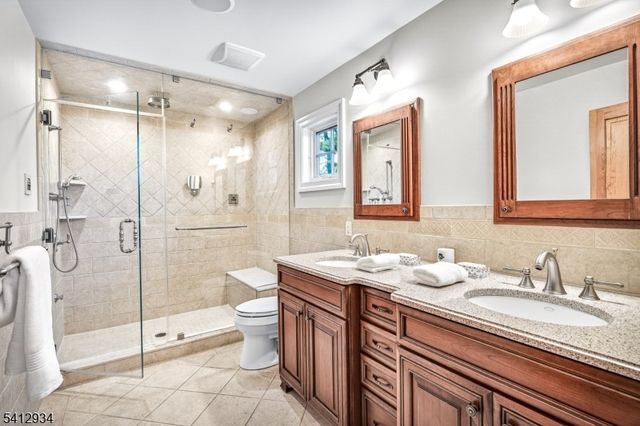 1020 Minisink Way, Westfield Town, NJ 07090