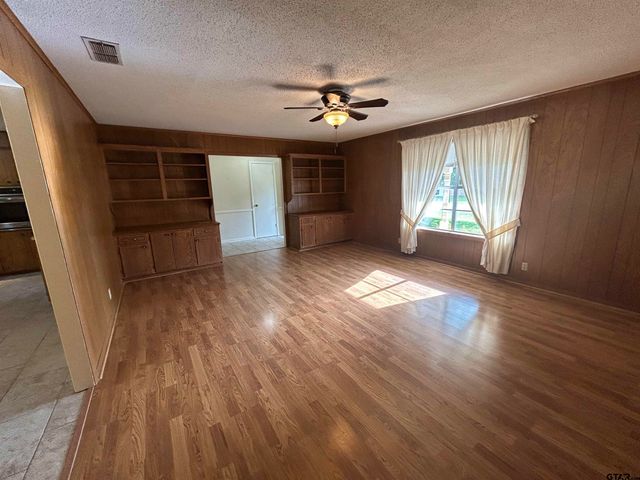 6235 Springbrook Dr, Tyler, TX 75707