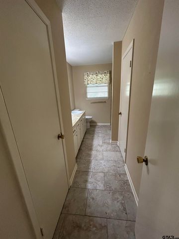 6235 Springbrook Dr, Tyler, TX 75707