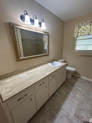6235 Springbrook Dr, Tyler, TX 75707