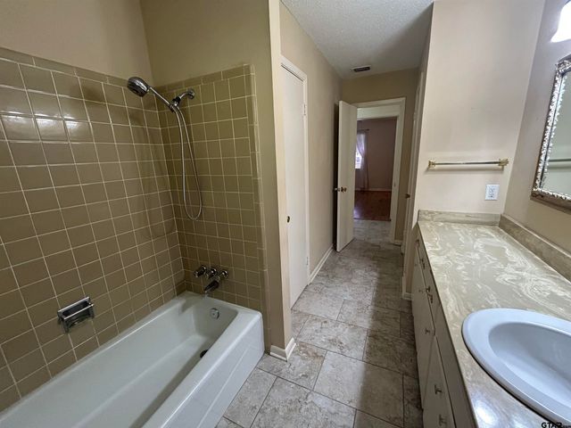 6235 Springbrook Dr, Tyler, TX 75707
