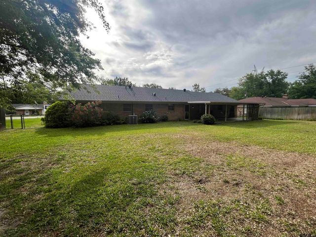 6235 Springbrook Dr, Tyler, TX 75707