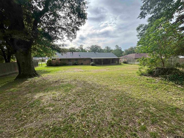 6235 Springbrook Dr, Tyler, TX 75707