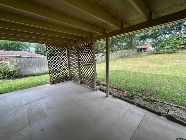 6235 Springbrook Dr, Tyler, TX 75707