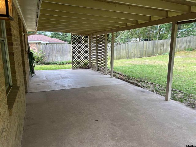 6235 Springbrook Dr, Tyler, TX 75707
