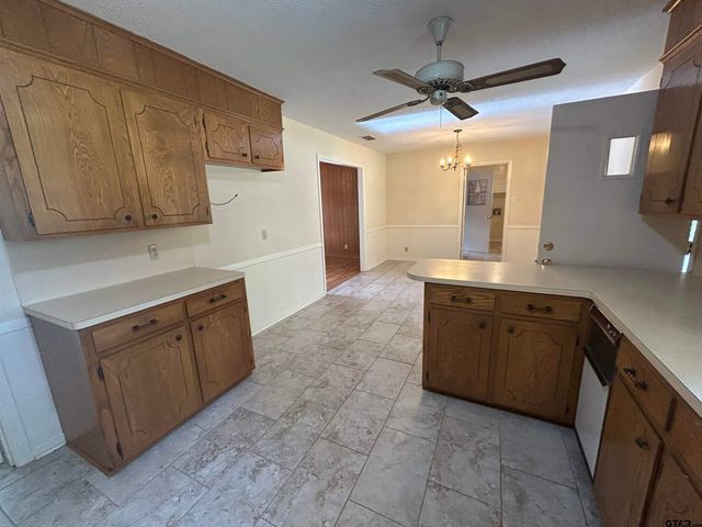 6235 Springbrook Dr, Tyler, TX 75707