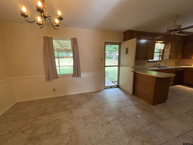 6235 Springbrook Dr, Tyler, TX 75707