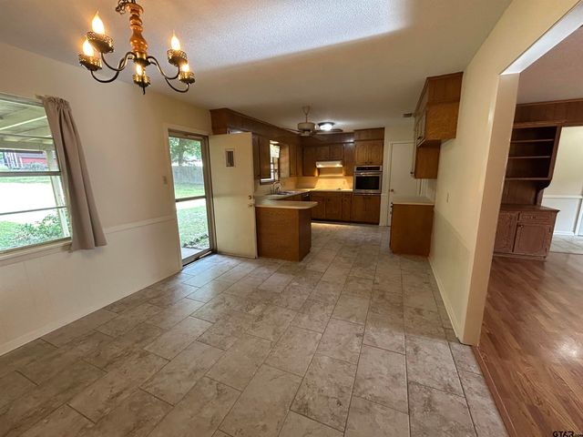 6235 Springbrook Dr, Tyler, TX 75707