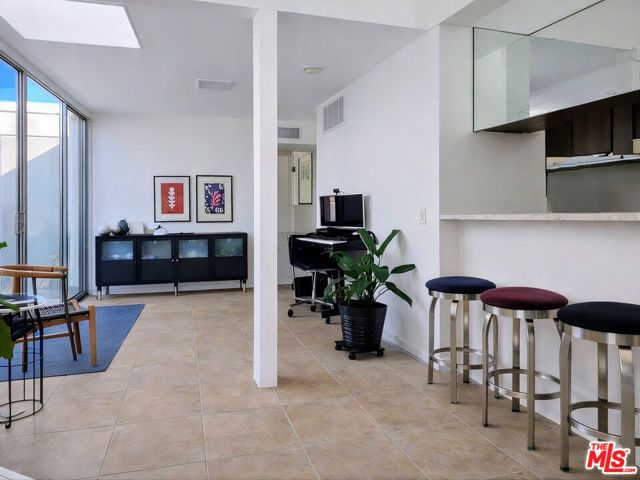 1993 S Camino Real, Palm Springs, CA 92264