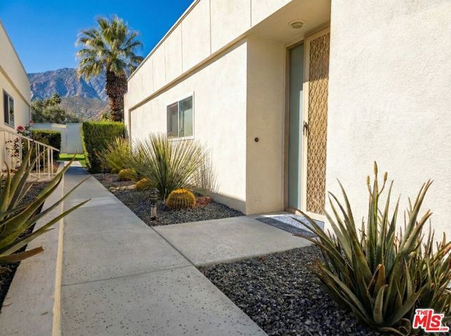 1993 S Camino Real, Palm Springs, CA 92264