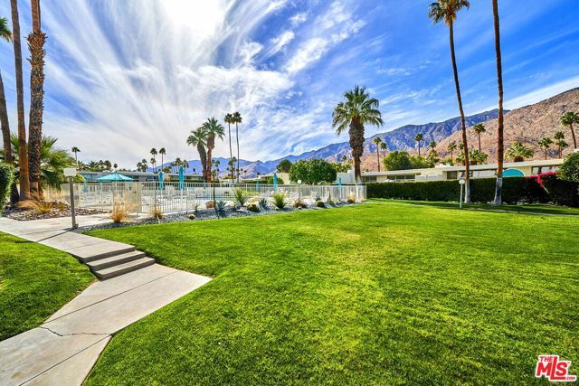 1993 S Camino Real, Palm Springs, CA 92264