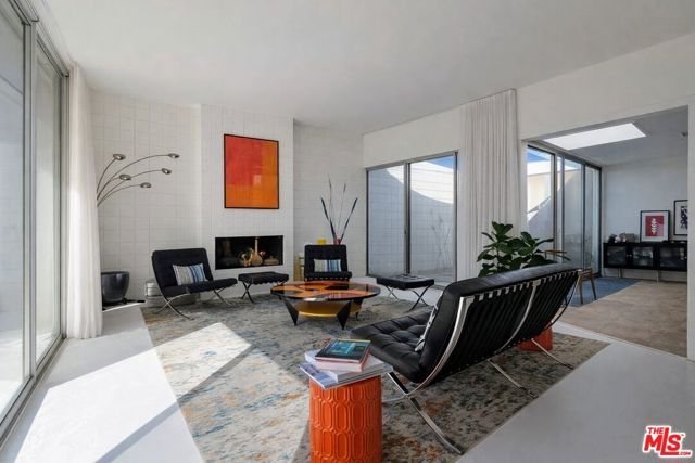 1993 S Camino Real, Palm Springs, CA 92264