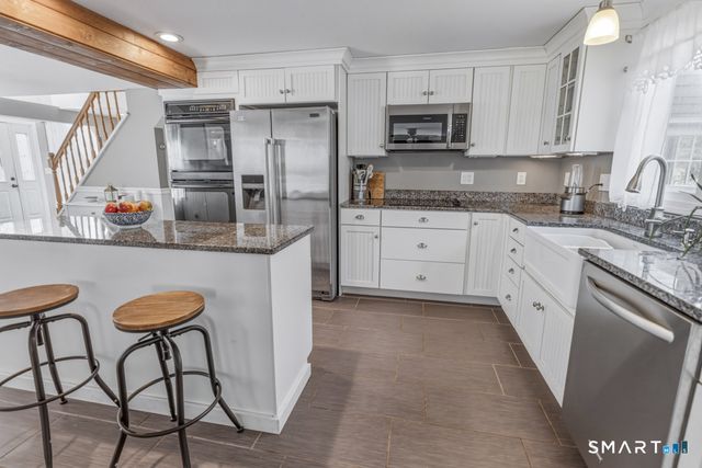 49 River Street, Old Saybrook, CT 06475