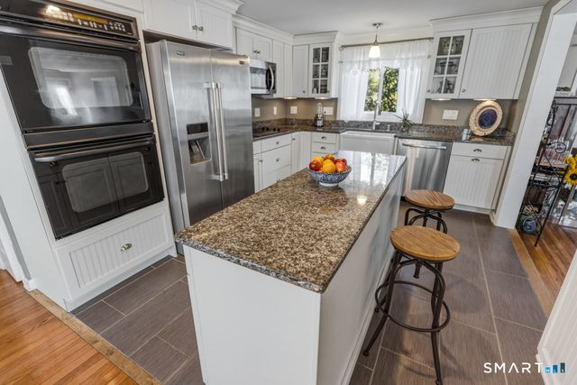49 River Street, Old Saybrook, CT 06475