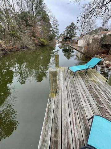 105 Glenn CV, Seaford, VA 23696