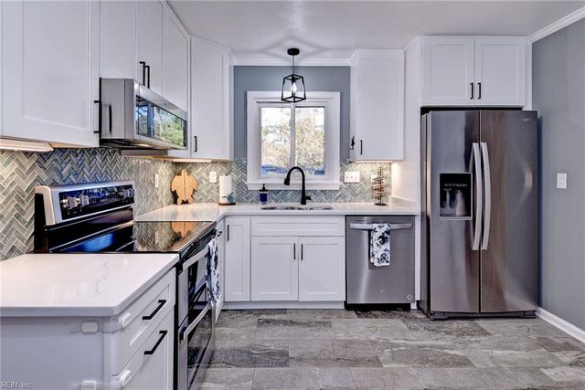 105 Glenn CV, Seaford, VA 23696