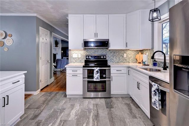 105 Glenn CV, Seaford, VA 23696