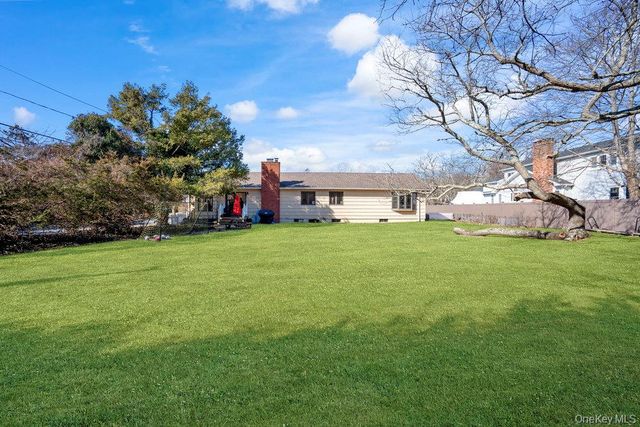 209 S Ocean Avenue, Bayport, NY 11705