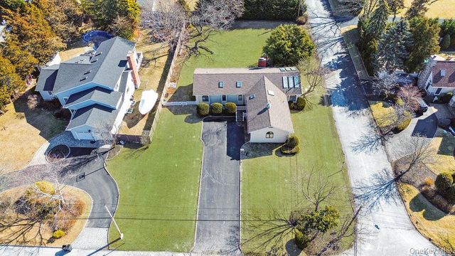 209 S Ocean Avenue, Bayport, NY 11705
