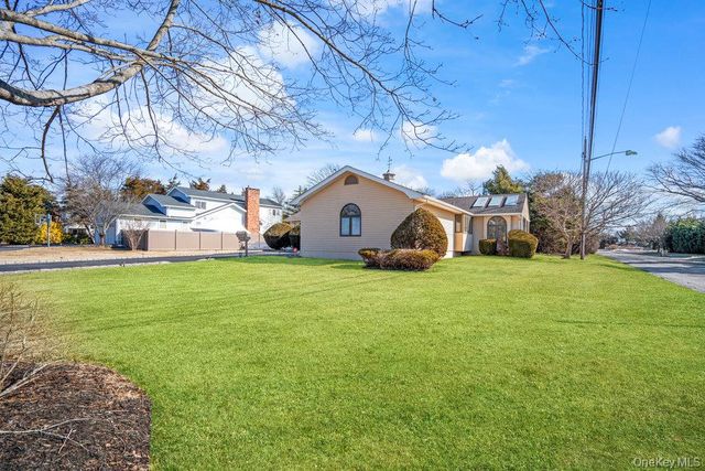 209 S Ocean Avenue, Bayport, NY 11705
