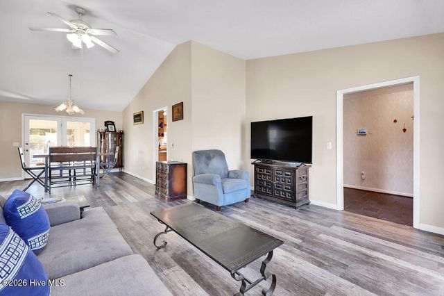 104 SE 16th Street, Oak Island, NC 28465