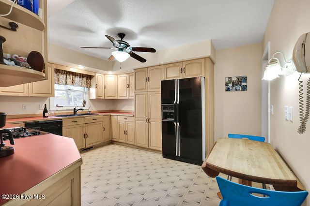 104 SE 16th Street, Oak Island, NC 28465