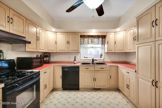 104 SE 16th Street, Oak Island, NC 28465