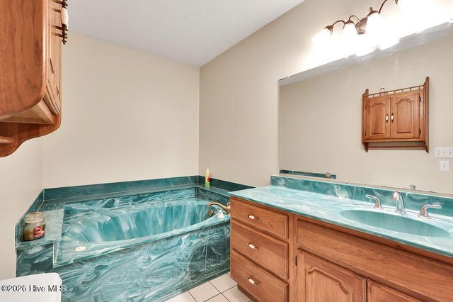 104 SE 16th Street, Oak Island, NC 28465