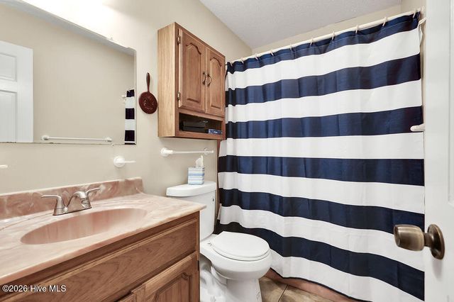 104 SE 16th Street, Oak Island, NC 28465