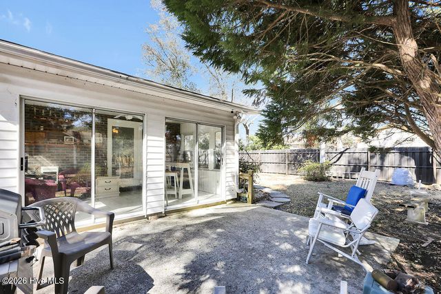 104 SE 16th Street, Oak Island, NC 28465