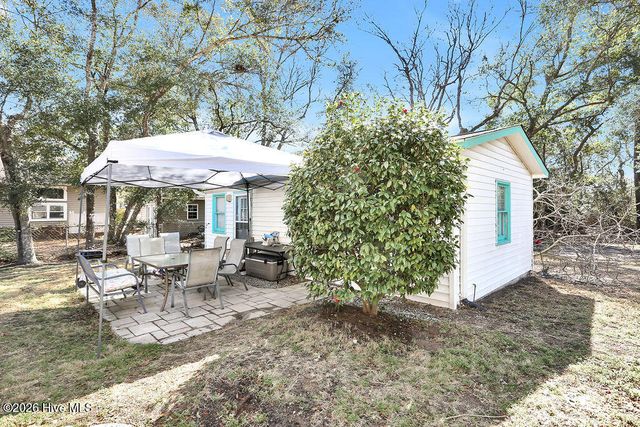 104 SE 16th Street, Oak Island, NC 28465