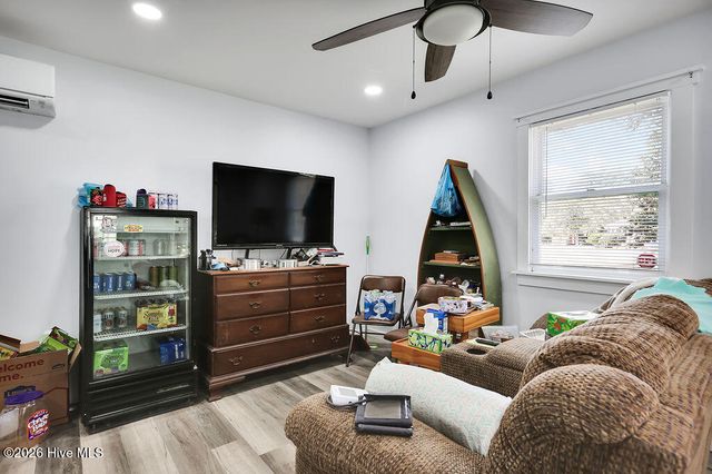 104 SE 16th Street, Oak Island, NC 28465