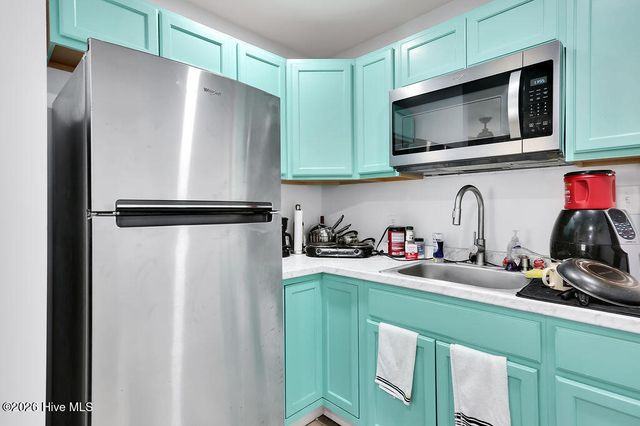 104 SE 16th Street, Oak Island, NC 28465