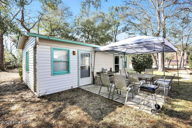 104 SE 16th Street, Oak Island, NC 28465