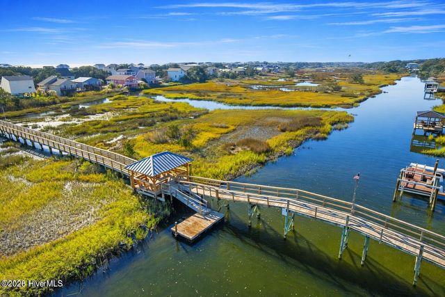 104 SE 16th Street, Oak Island, NC 28465