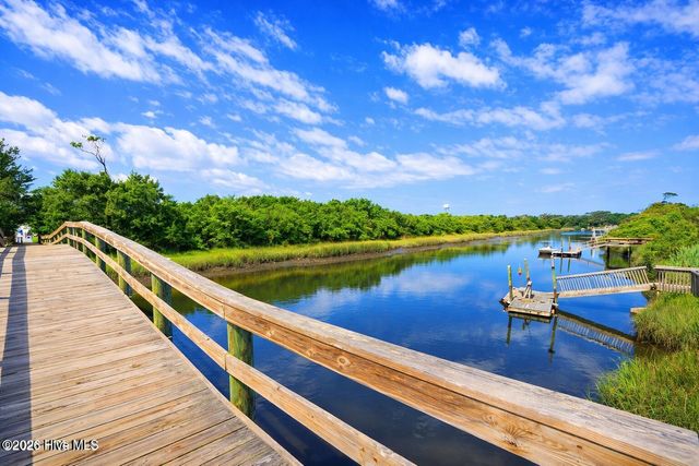 104 SE 16th Street, Oak Island, NC 28465