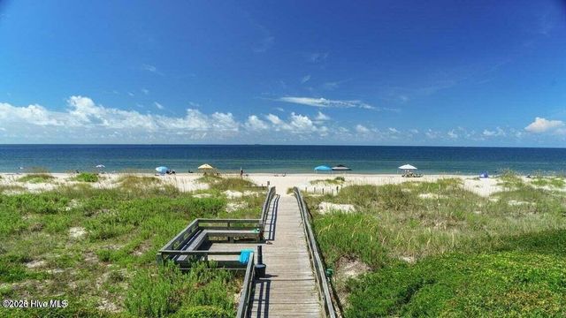 104 SE 16th Street, Oak Island, NC 28465