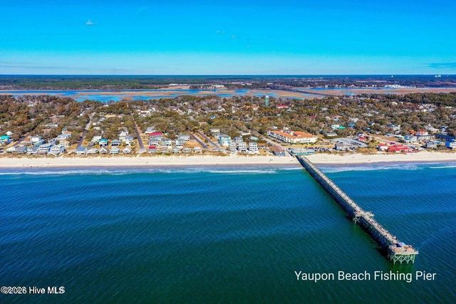 104 SE 16th Street, Oak Island, NC 28465