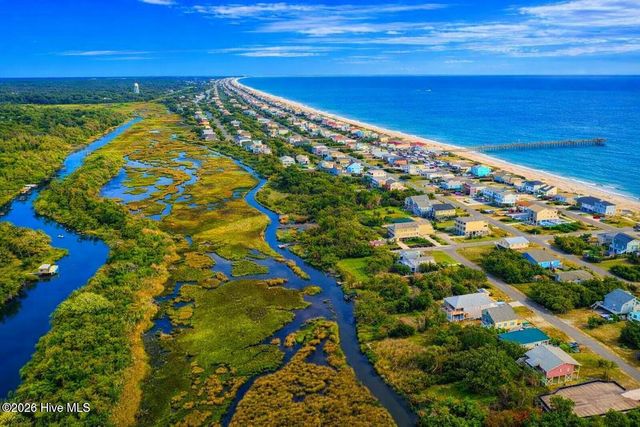 104 SE 16th Street, Oak Island, NC 28465