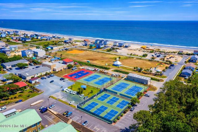 104 SE 16th Street, Oak Island, NC 28465