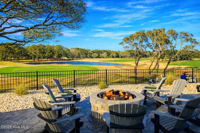 104 SE 16th Street, Oak Island, NC 28465