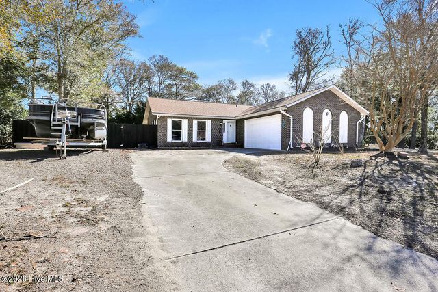 104 SE 16th Street, Oak Island, NC 28465