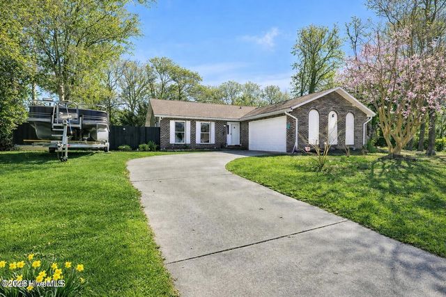 104 SE 16th Street, Oak Island, NC 28465