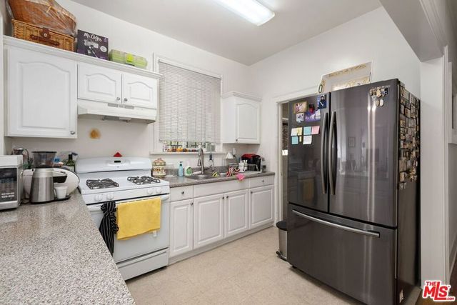 1415 S St Andrews Place, Los Angeles, CA 90019