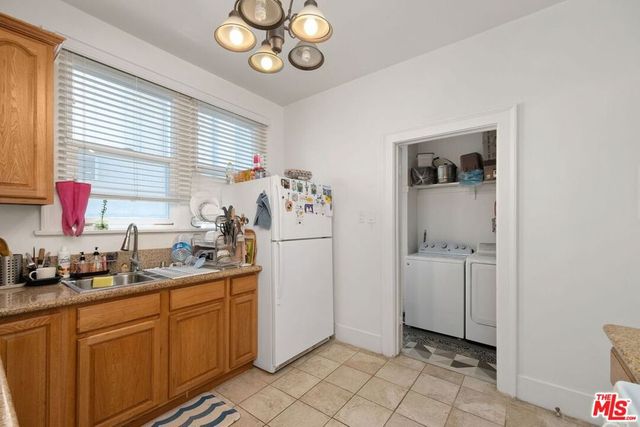 1415 S St Andrews Place, Los Angeles, CA 90019
