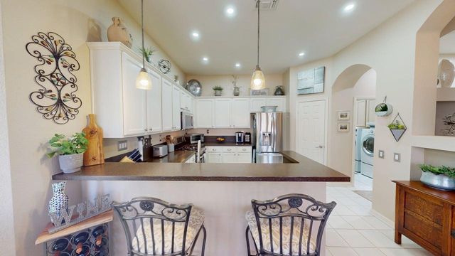 7517 Locomotive Ln, Roseville, CA 95747