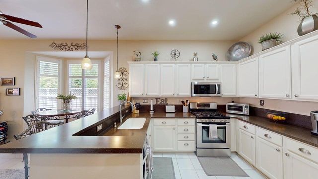 7517 Locomotive Ln, Roseville, CA 95747