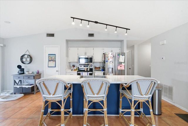 5405 STORK COURT, Tampa, FL 33625